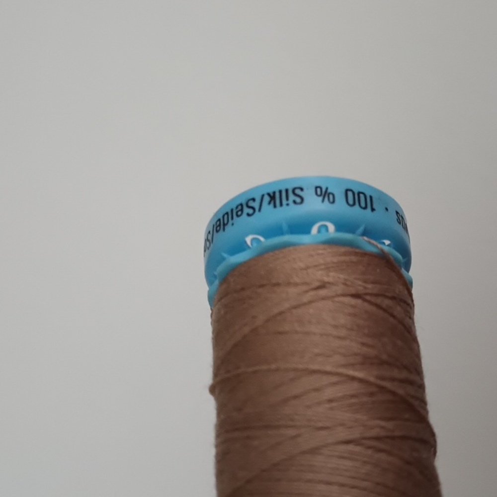 $1 Add-on Gutermann Thread 139 Fawn 100% Silk 4008015047924 - Picture 5 of 6